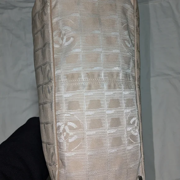 Chanel Tote - Picture 5 of 14